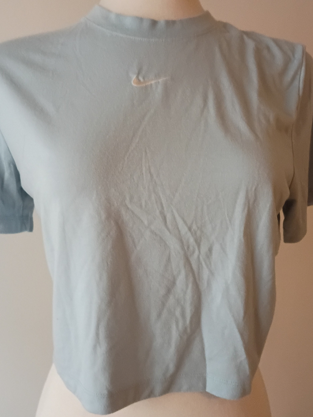 Nike Essential Mini Swoosh Cropped T-Shirt Light Blue Size Large